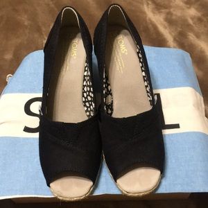 Toms Black Canvas Wedges Size 7